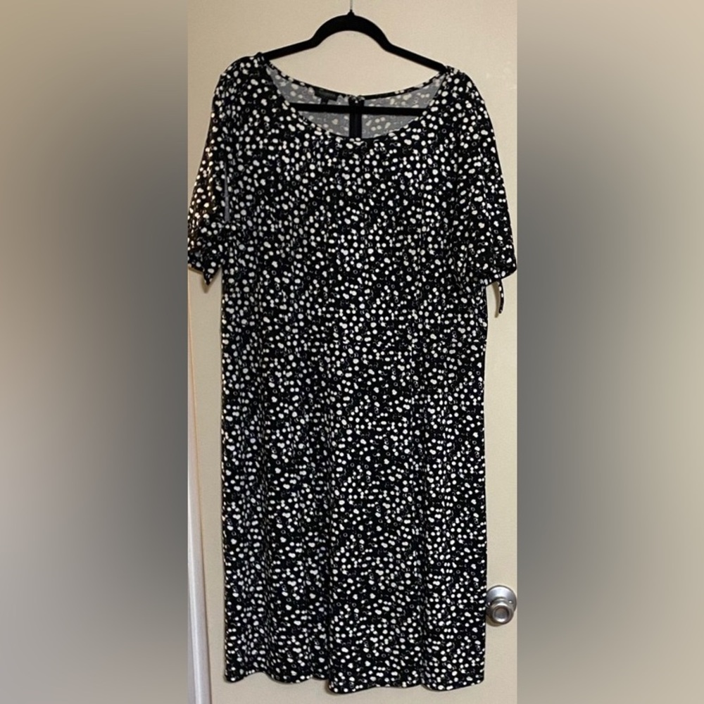 Talbots Black and White Flutter Sleeve Midi Dress